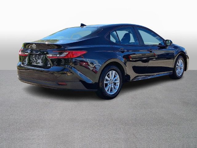 Used 2025 Toyota Camry LE FWD image 4