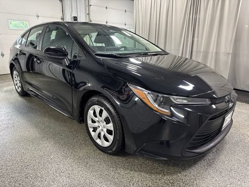 Used 2024 Toyota Corolla LE FWD image 3