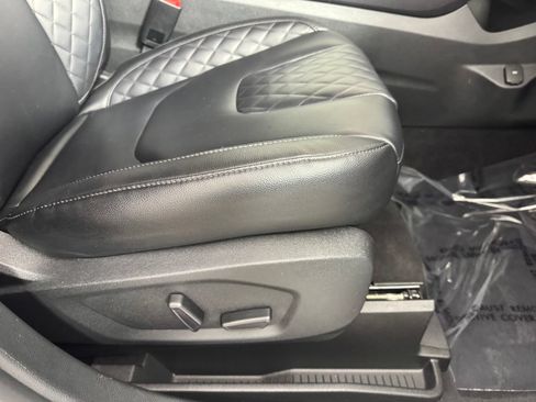 Used 2023 Ford Edge Titanium AWD/4WD image 37