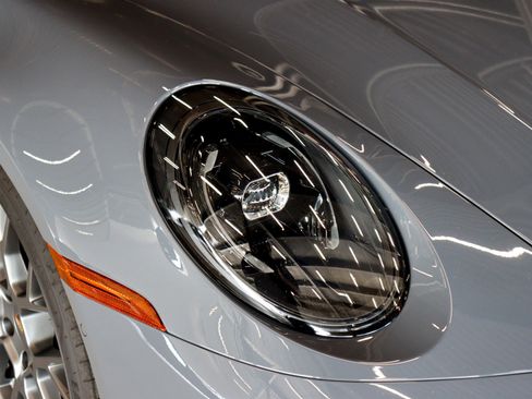 Used 2025 Porsche 911 Carrera image 12