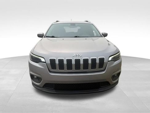 Used 2019 Jeep Cherokee Latitude w/ Popular Appearance Group AWD/4WD image 9