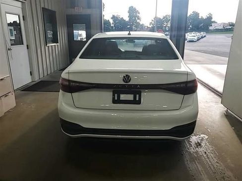 Used 2025 Volkswagen Jetta Sport FWD image 19