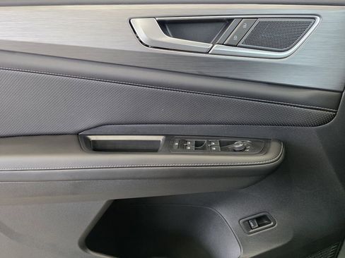 New 2026 Volkswagen Atlas Cross Sport SE FWD image 19