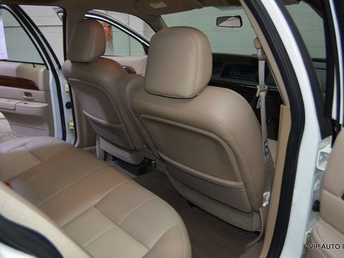 Used 2003 Mercury Grand Marquis GS RWD image 24