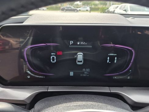 Used 2025 Kia Telluride S FWD image 13