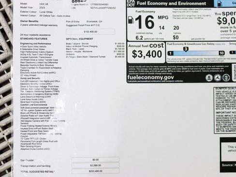 Used 2023 Aston Martin DBX image 2