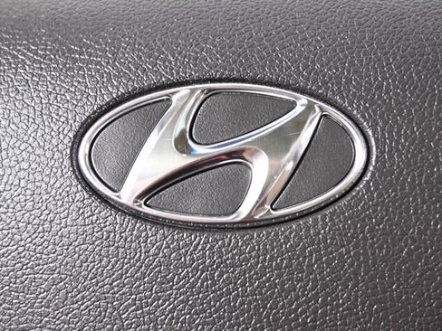 Used 2013 Hyundai Elantra Limited image 35