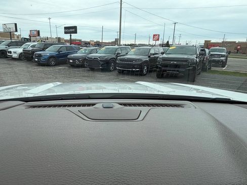 Used 2022 GMC Yukon Denali AWD/4WD image 33