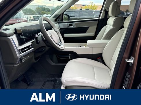 New 2025 Hyundai Santa Fe Calligraphy image 9