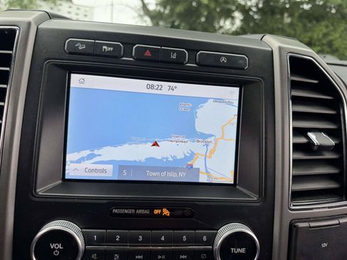 Used 2021 Ford Expedition XLT AWD/4WD image 24