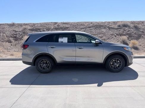 Used 2019 Kia Sorento L FWD image 4
