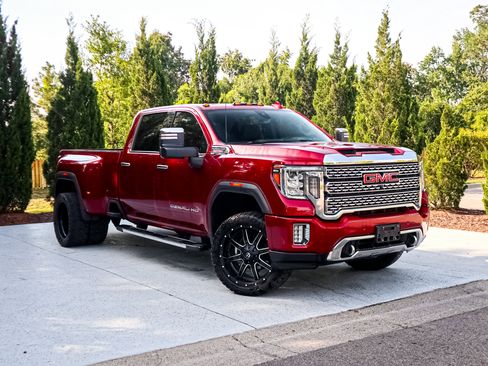 Used 2020 GMC Sierra 3500 Denali w/ Denali Ultimate Package AWD/4WD image 2