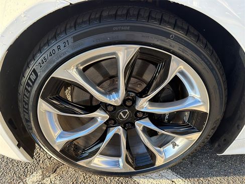 Used 2018 Lexus LC 500 Coupe w/ Sport Package image 11