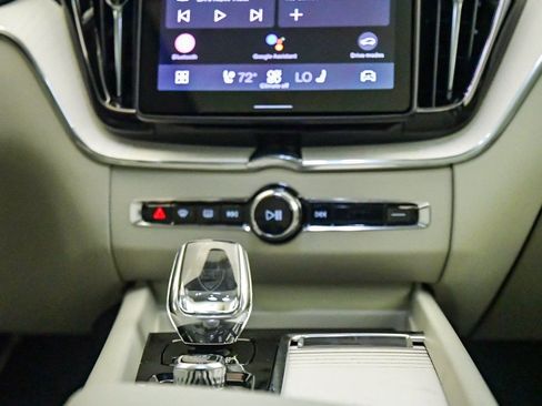 New 2026 Volvo XC60 B5 Ultra w/ Protection Package Premier image 16