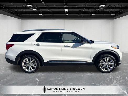 Used 2023 Ford Explorer Platinum w/ Technology Package AWD/4WD image 6