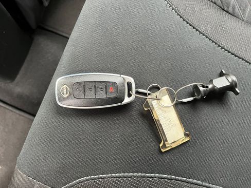 Used 2024 Nissan Kicks SV image 23