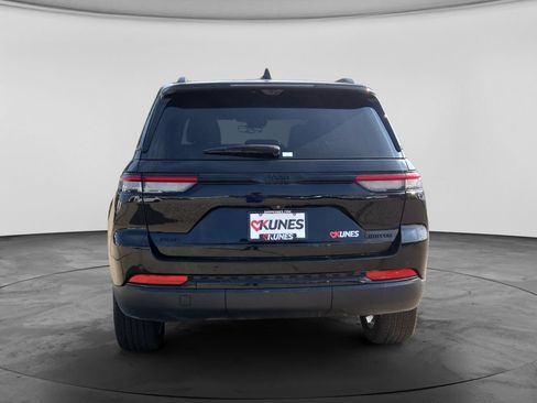 Used 2024 Jeep Grand Cherokee Limited w/ Luxury Tech Group II AWD/4WD image 8