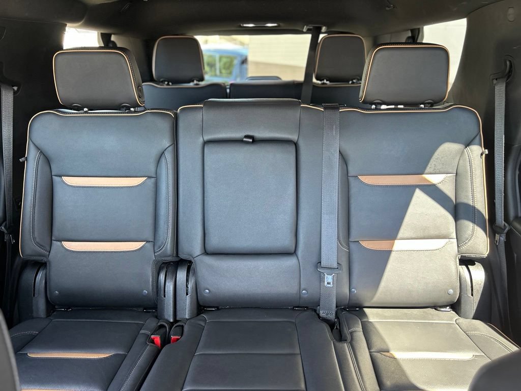 Used 2023 GMC Yukon AT4 w/ AT4 Premium Package AWD/4WD image 26