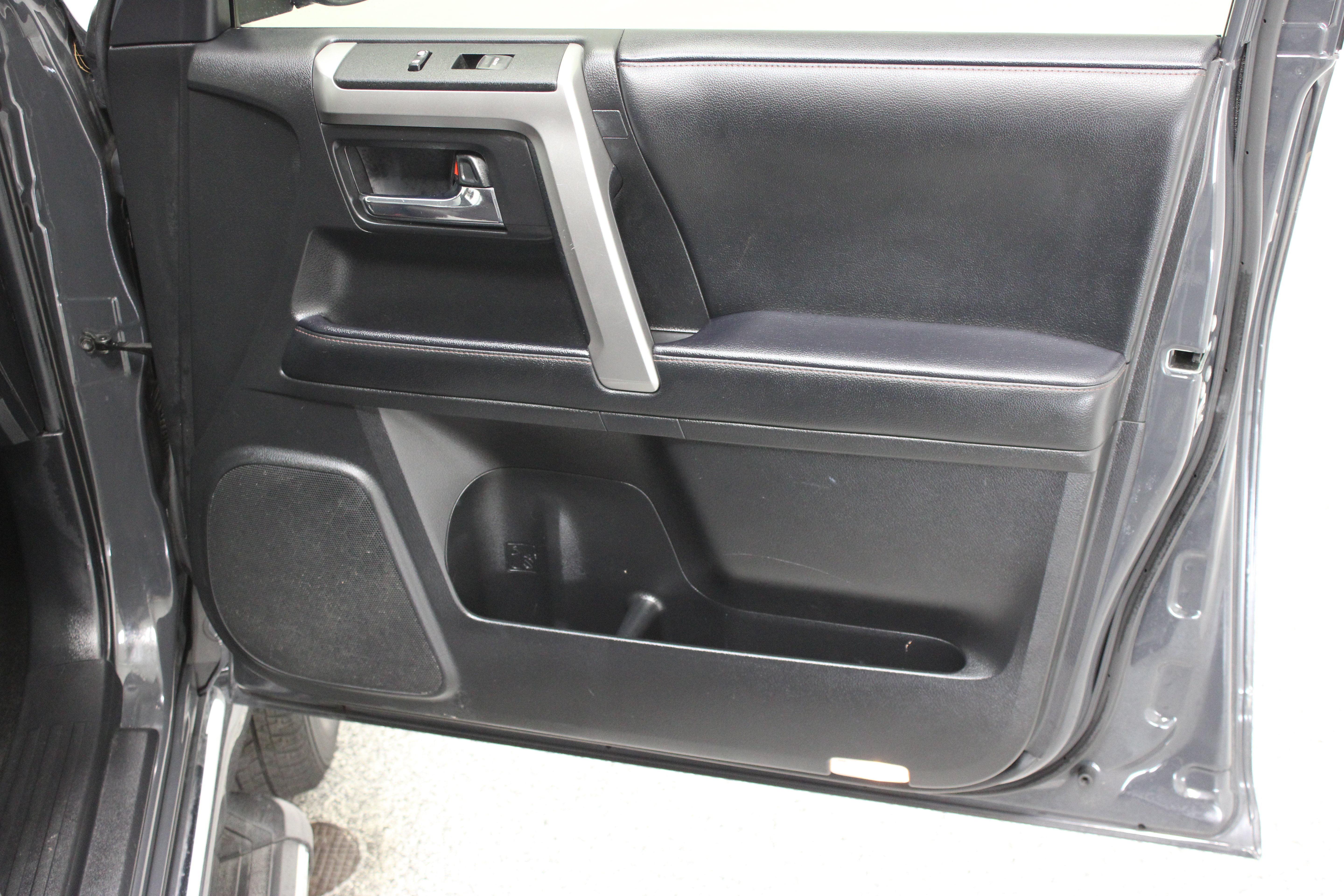 Used 2024 Toyota 4Runner Limited AWD/4WD image 37
