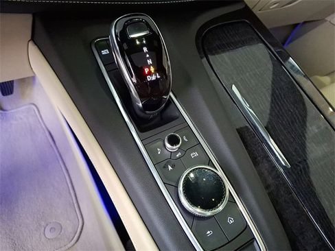 Used 2022 Cadillac Escalade Premium Luxury w/ Performance Package image 13