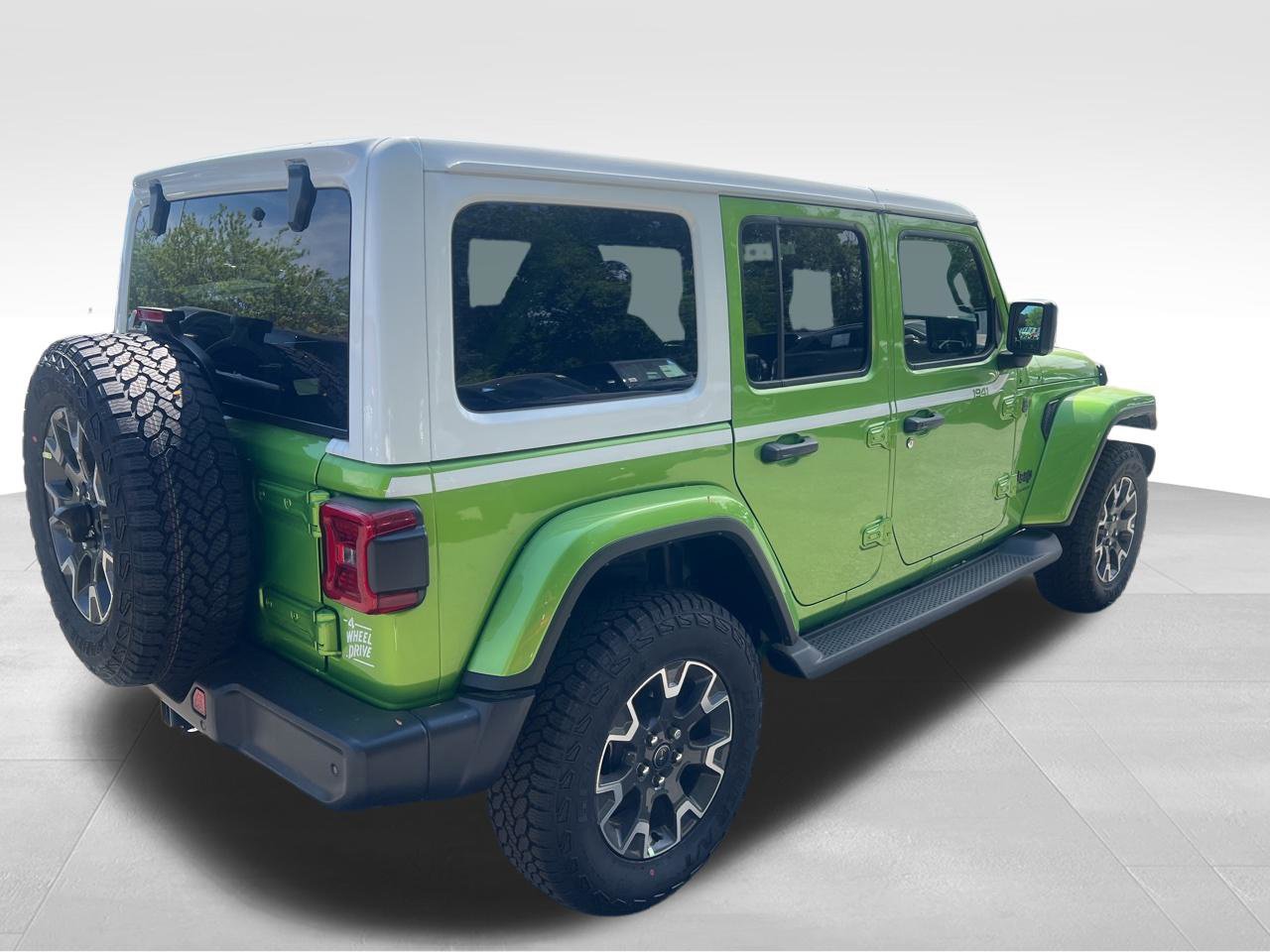 New 2026 Jeep Wrangler Unlimited Sahara w/ Whitecap Package AWD/4WD image 6