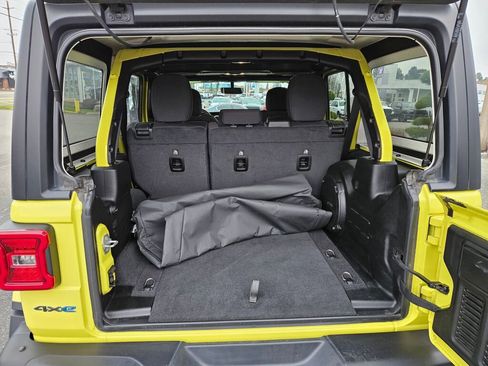 Used 2023 Jeep Wrangler Unlimited Rubicon 4xe w/ Steel Bumper Group image 13