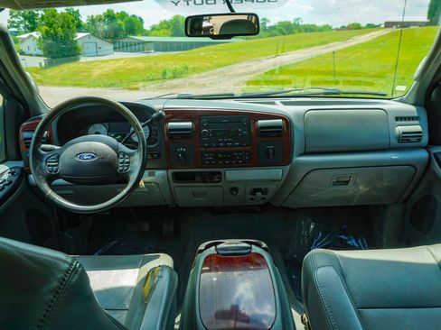 Used 2007 Ford F350 Lariat AWD/4WD image 10
