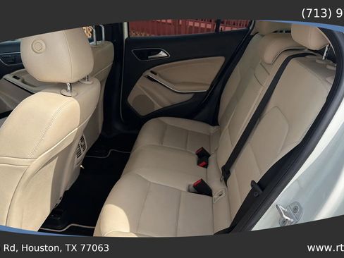 Used 2017 Mercedes-Benz GLA 250 w/ Premium Package image 27