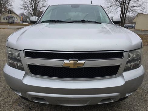 Used 2011 Chevrolet Avalanche LT image 2