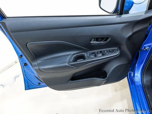 Used 2023 Nissan Versa SV image 23