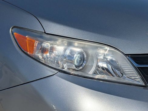Used 2020 Toyota Sienna XLE FWD image 9
