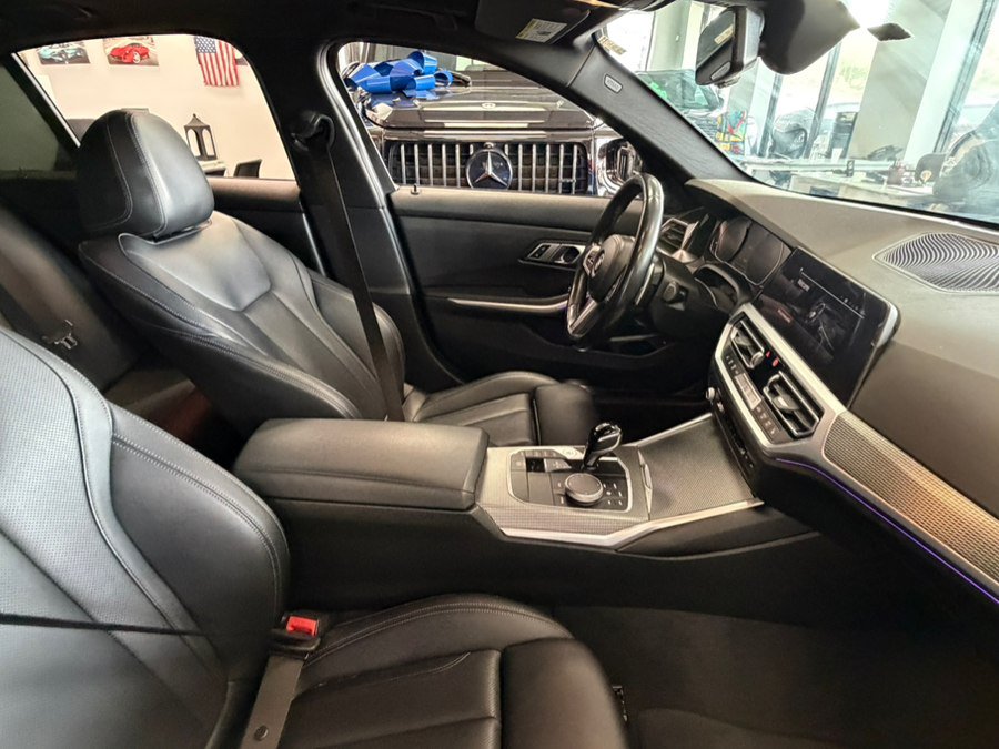 Used 2022 BMW 330i Sedan w/ M Sport Package RWD image 38