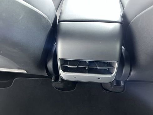 Used 2024 Tesla Model Y 2WD image 20