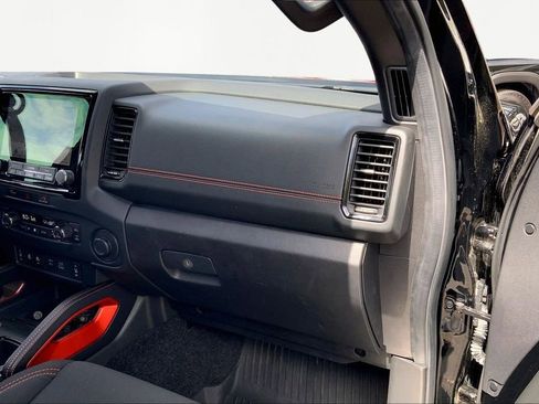 Used 2023 Nissan Frontier PRO-4X w/ Pro Convenience Package image 18