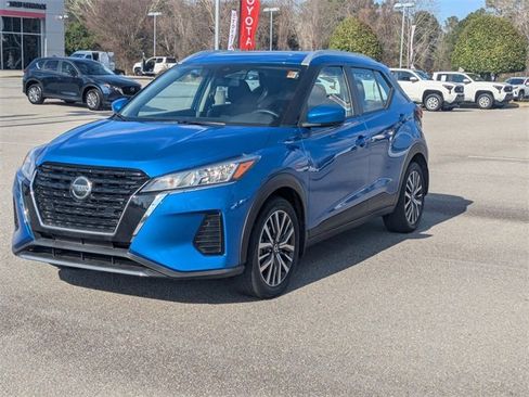 Used 2021 Nissan Kicks SV image 7