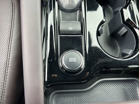 Used 2025 Ford Explorer Platinum w/ LUX Leather Package image 19