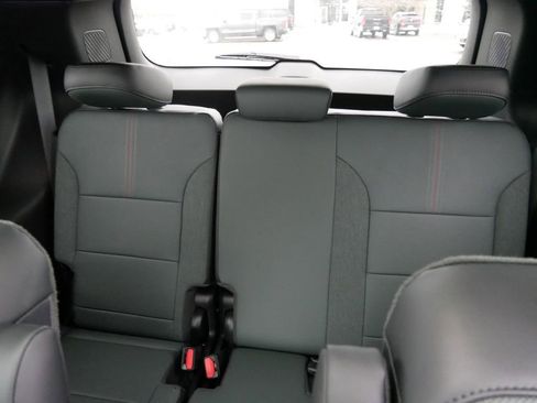 New 2026 GMC Acadia AT4 w/ Super Cruise Package image 8