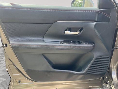 Certified 2025 Nissan Kicks SR AWD/4WD image 18