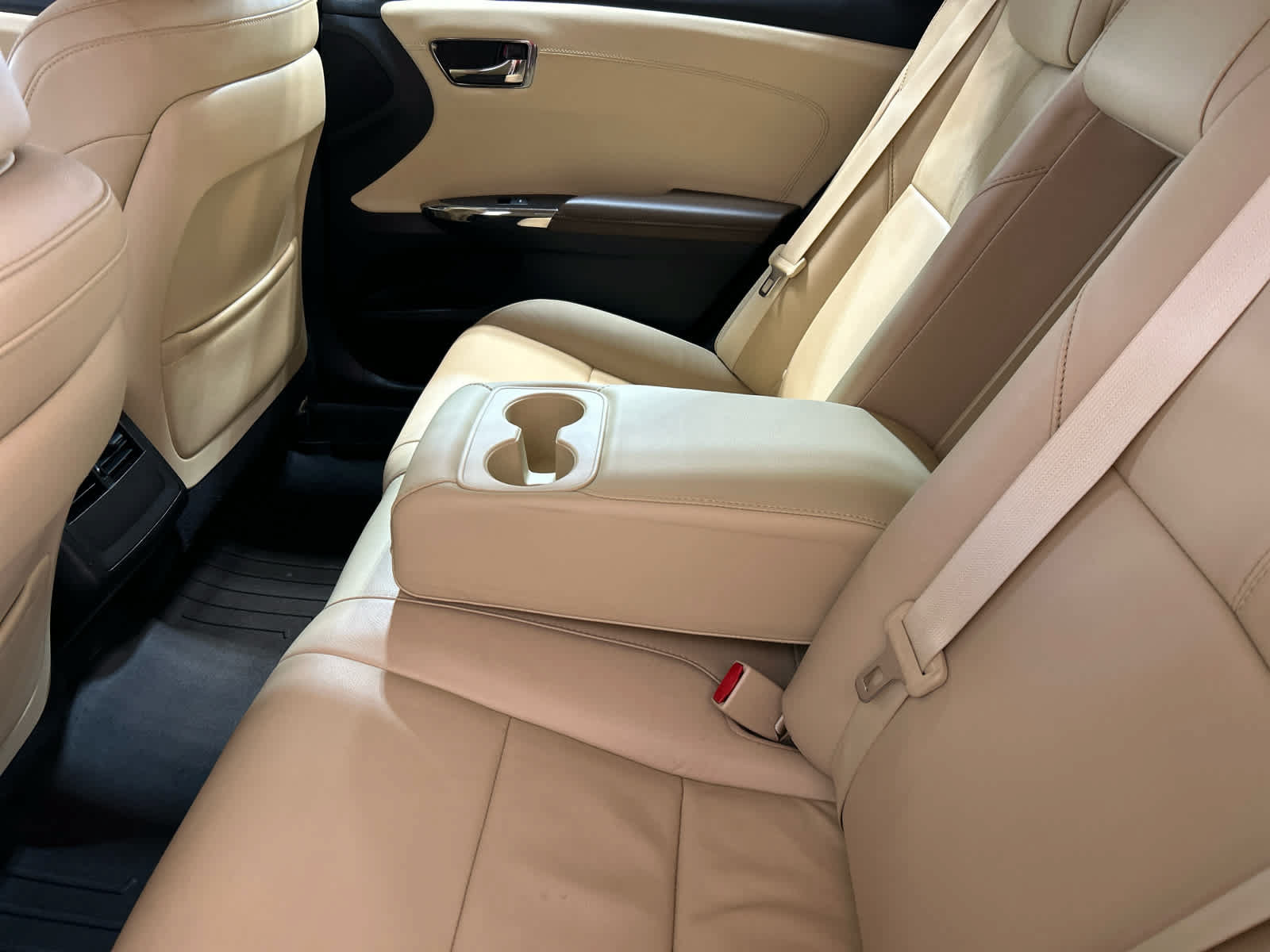 Used 2014 Toyota Avalon XLE Touring FWD image 5