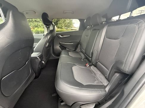Used 2022 Kia EV6 Light RWD image 10