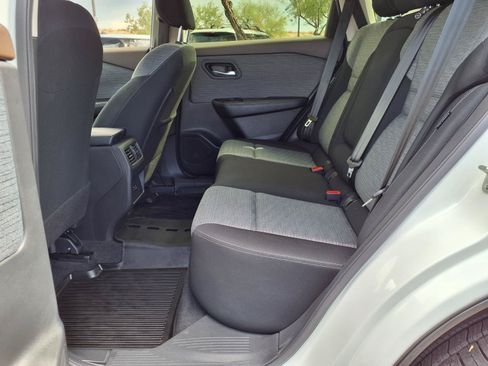 Used 2023 Nissan Rogue SV FWD image 17