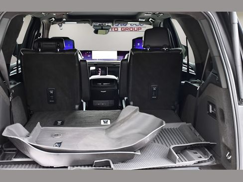 Used 2025 Cadillac Escalade Sport Platinum w/ LPO, Floor Liner Package AWD/4WD image 24