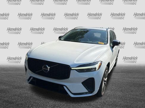 Used 2024 Volvo XC60 B5 Plus w/ Protection Package Premier AWD/4WD image 7