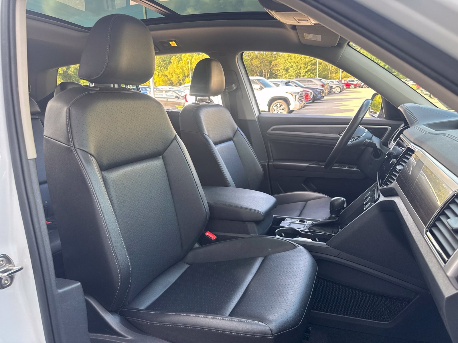 Used 2019 Volkswagen Atlas SEL FWD image 34