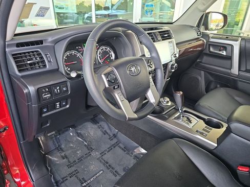 Used 2022 Toyota 4Runner Limited image 11
