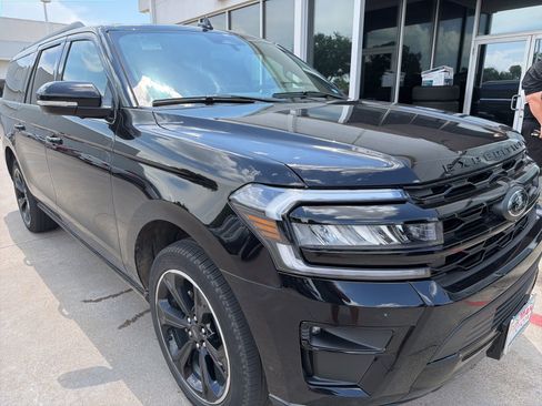 Used 2024 Ford Expedition Max Limited AWD/4WD image 4