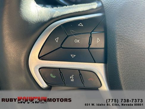 Used 2020 Jeep Grand Cherokee Altitude AWD/4WD image 14
