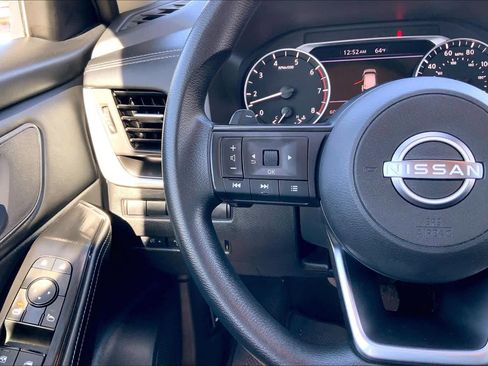 Used 2024 Nissan Rogue SV image 23