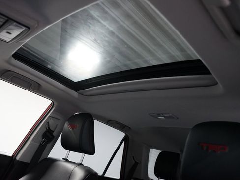 Certified 2024 Toyota 4Runner TRD Off-Road Premium image 36