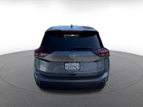 Used 2025 Nissan Rogue SV FWD image 12